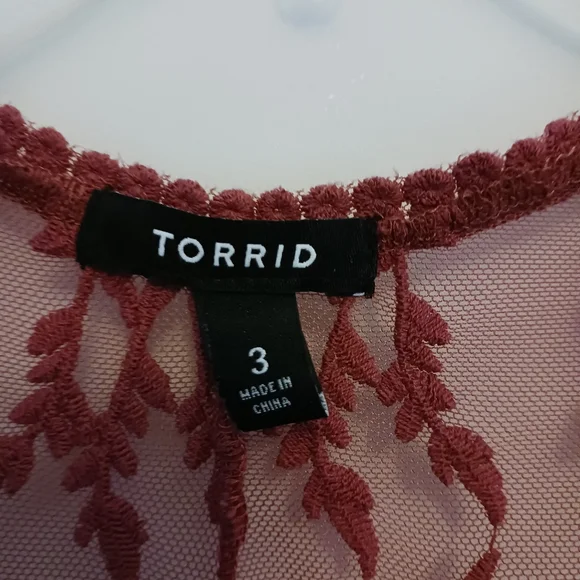 Torrid dusty red mesh crochet trim longline kimono size 3 22-24 - Picture 5 of 8